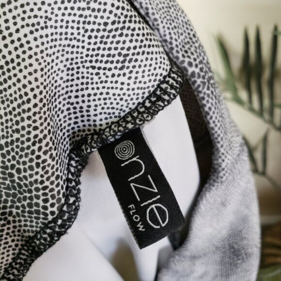 Onzie Snakeskin Python Print High Waisted Yoga Pants Leggings size M/L - Picture 6 of 11